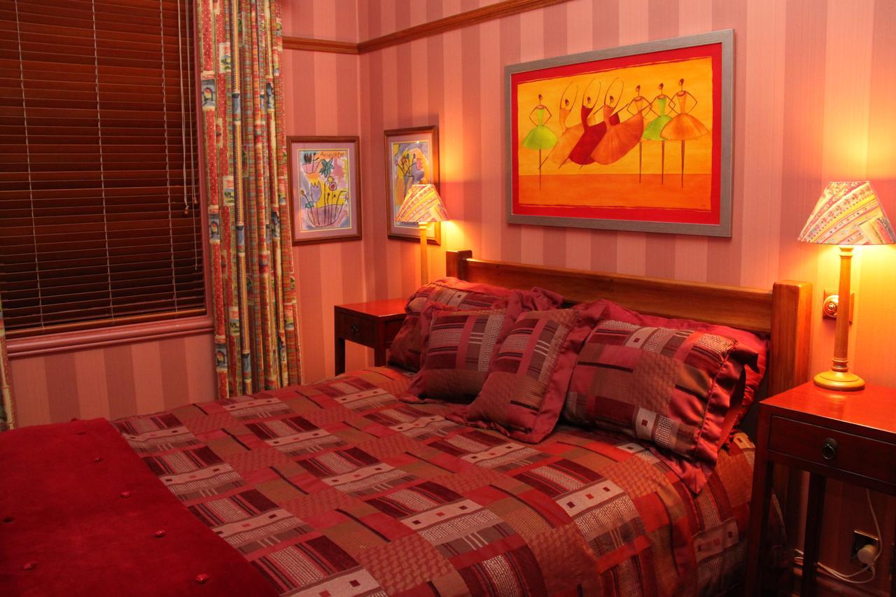 إنفيركارجِِيل Villa Rouge B&B المظهر الخارجي الصورة