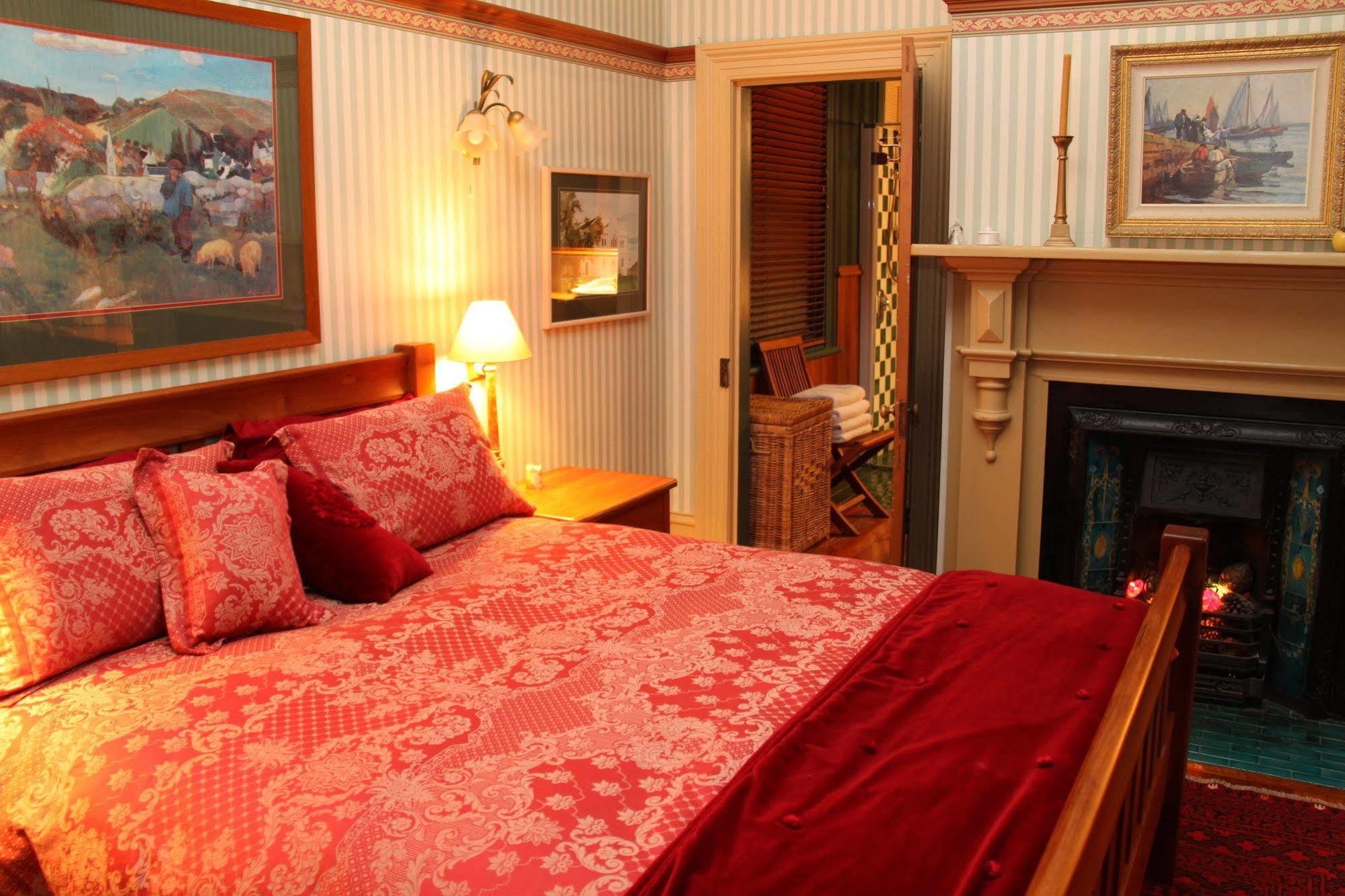 إنفيركارجِِيل Villa Rouge B&B المظهر الخارجي الصورة